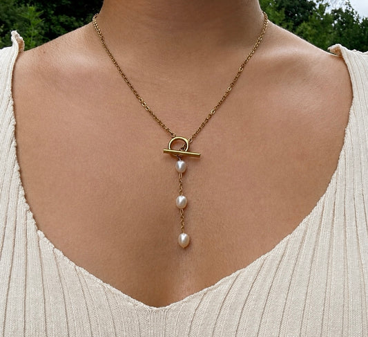 Luna Pearl Toggle Necklace