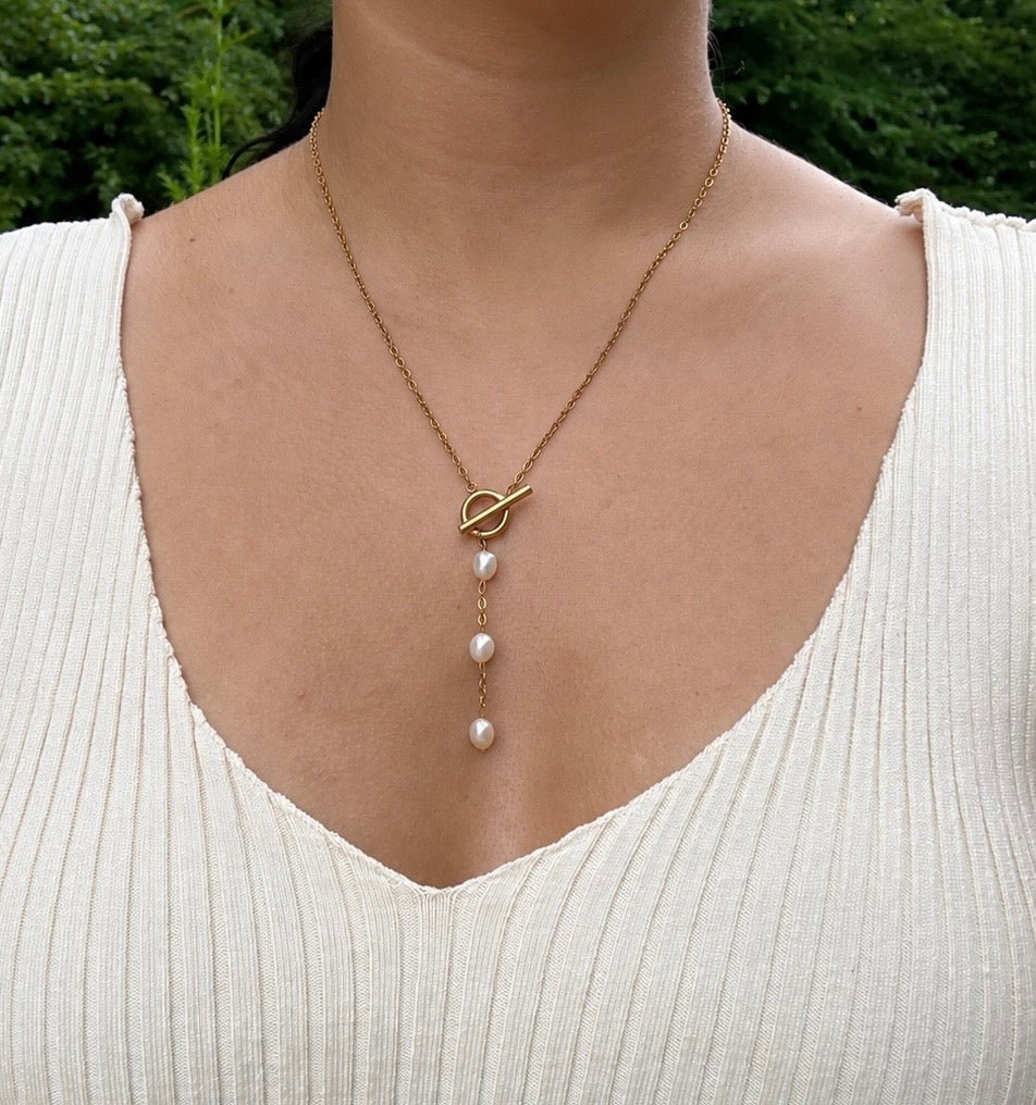 Luna Pearl Toggle Necklace