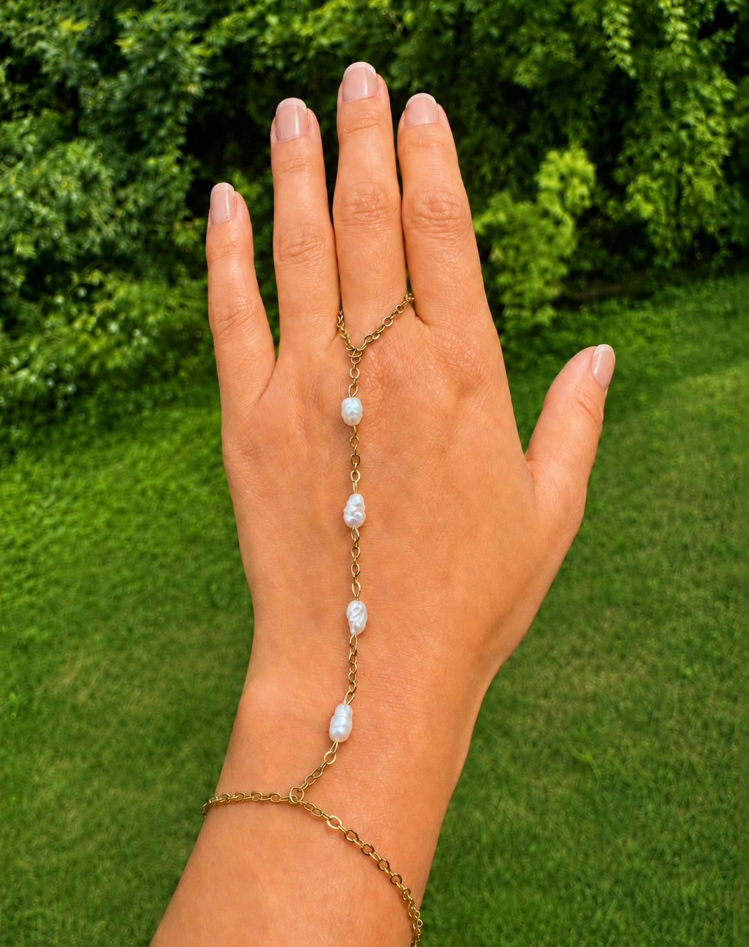 Amara Pearl Handchain